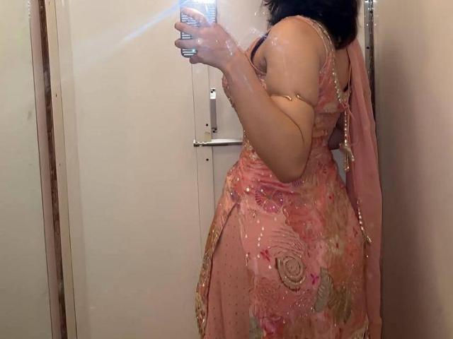 *Call Girls In Connaught Place Delhi ( 9999485385 ) Delhi Escorts Service